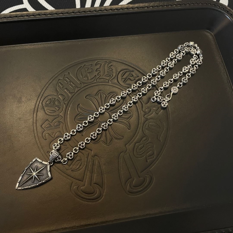 Ch**me He**ts necklaces